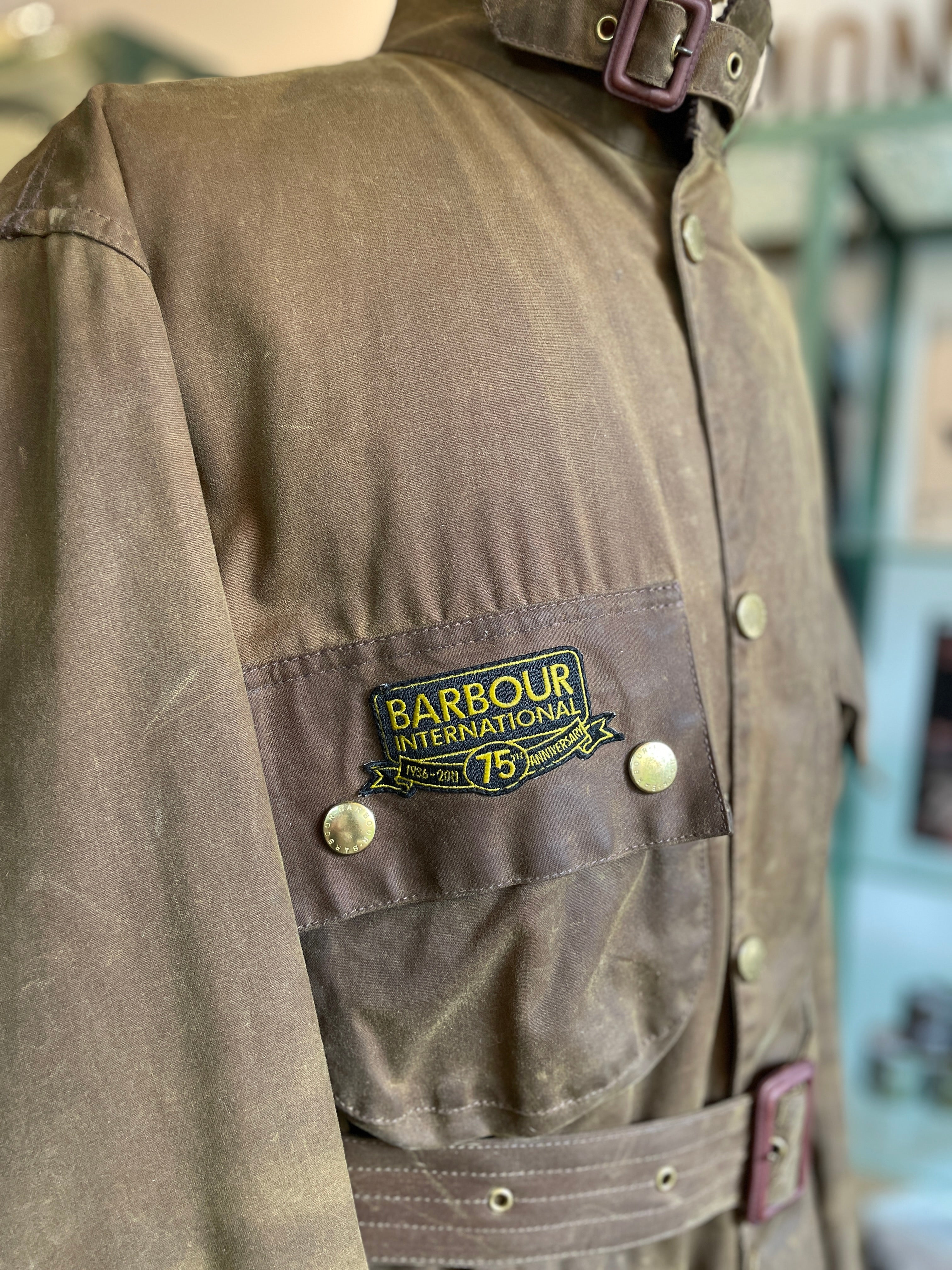 BARBOUR INTERNATIONAL “75th ANNIVERSARY” TAN BROWN WAX JACKET MENS MEDIUM (38)