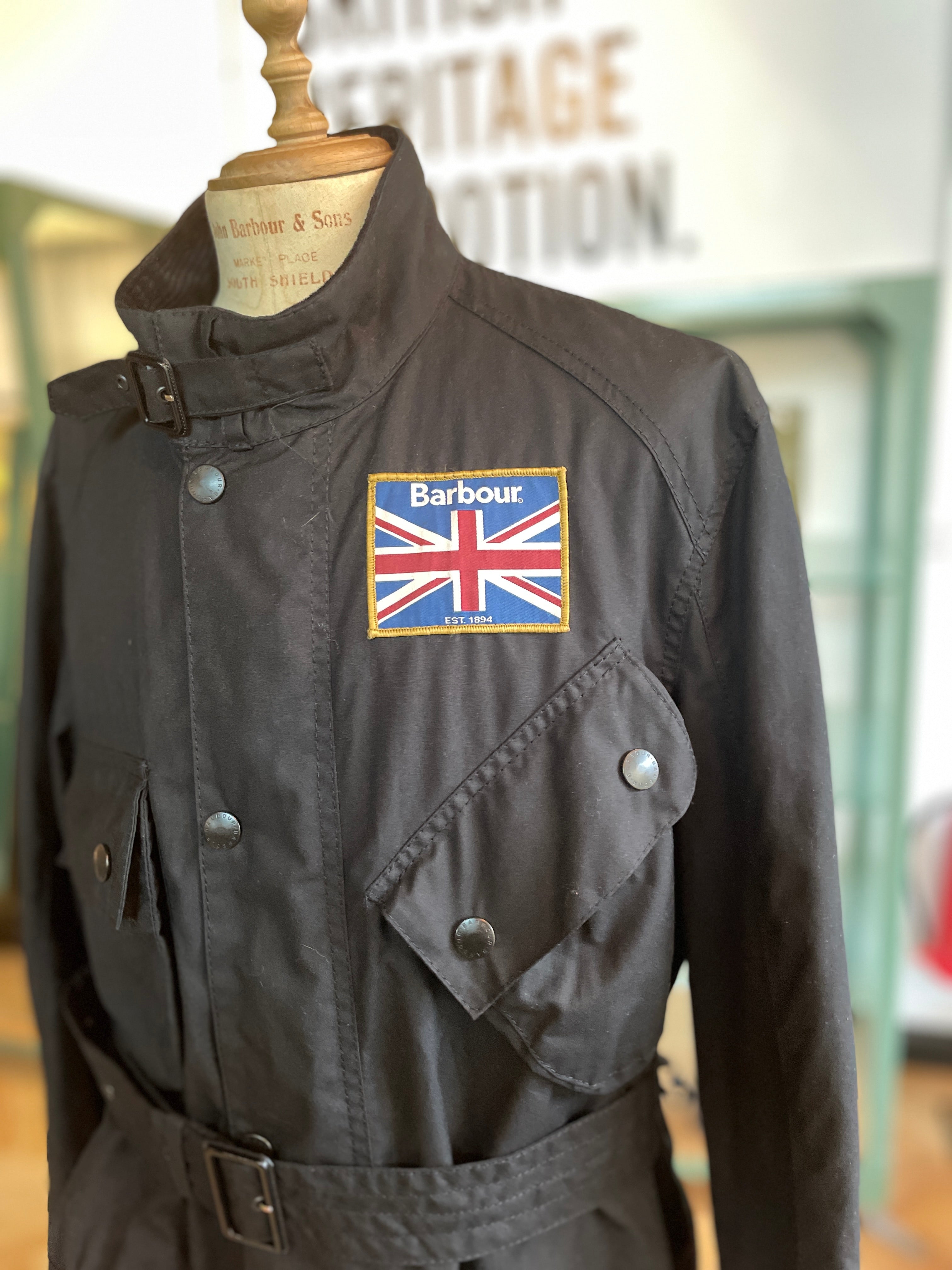 BARBOUR INTERNATIONAL “UNION JACK” BLACK WAX JACKET MENS LARGE